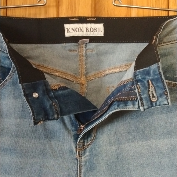 NWT Knox Rose Embroidered Jeans Size 16 - Picture 5 of 9